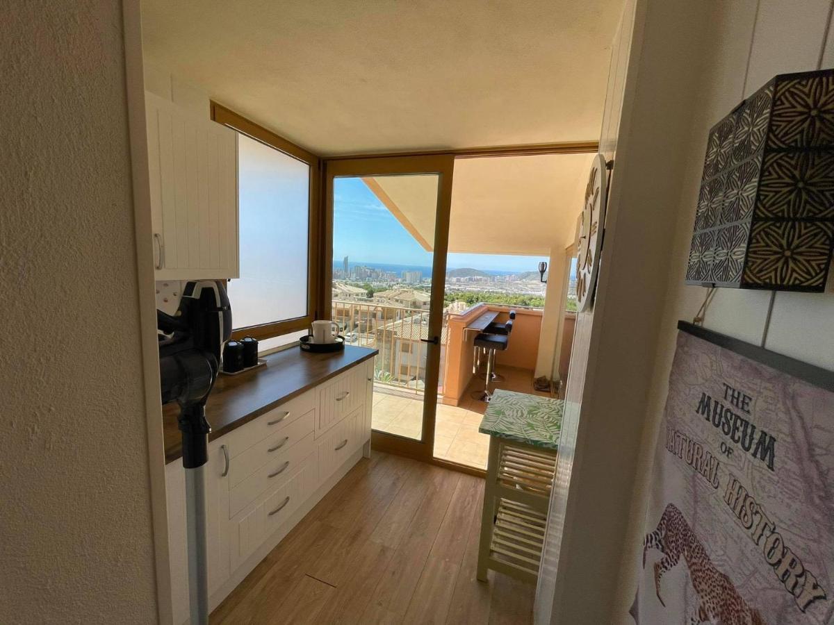 2 Bed Penthouse Apartment - Sea Views - Sleeps 4 Finestrat Dış mekan fotoğraf