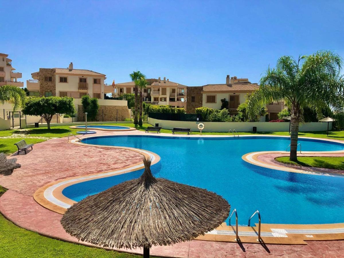 2 Bed Penthouse Apartment - Sea Views - Sleeps 4 Finestrat Dış mekan fotoğraf