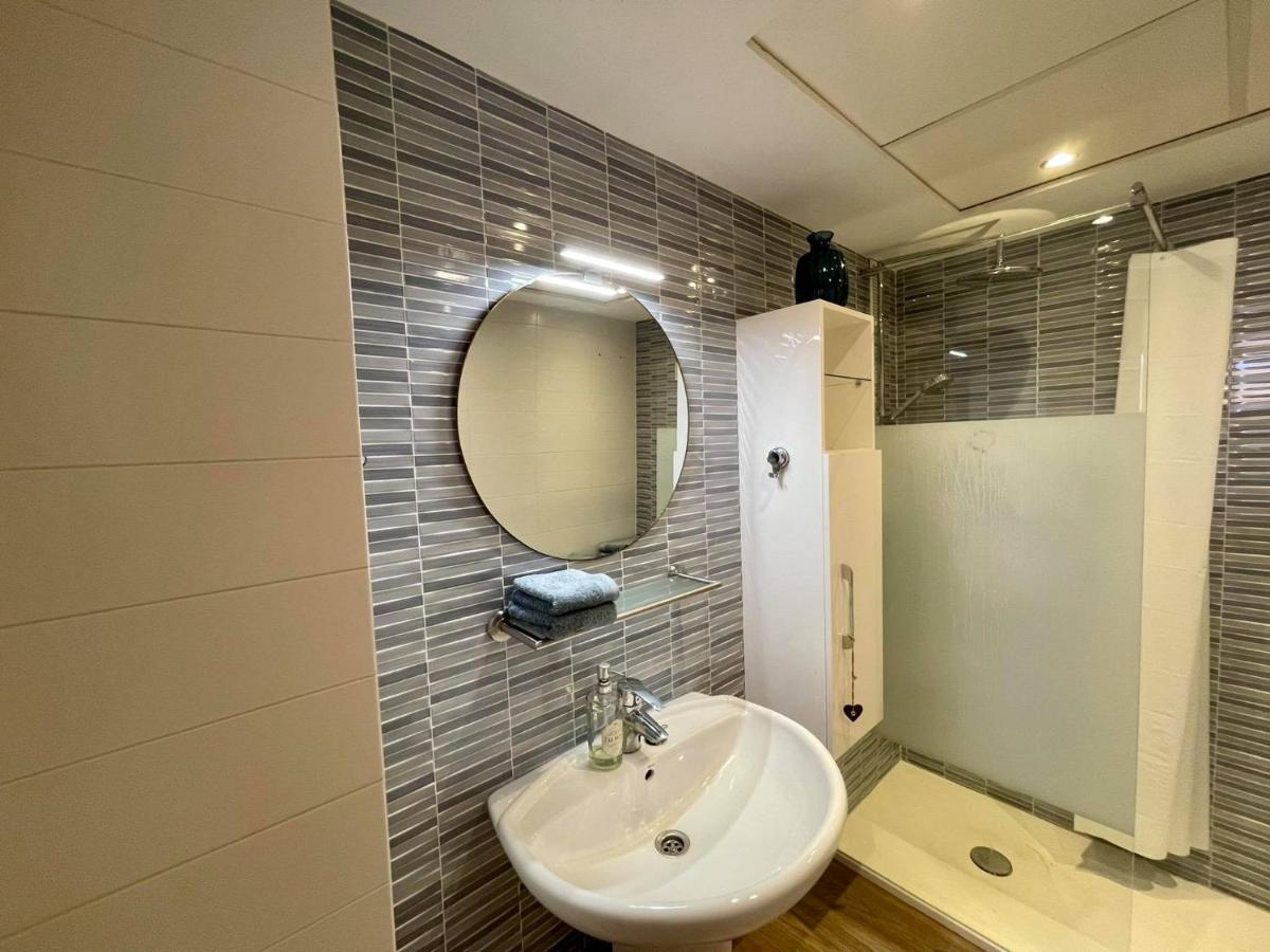 2 Bed Penthouse Apartment - Sea Views - Sleeps 4 Finestrat Dış mekan fotoğraf
